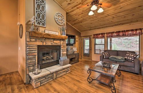 Show Low Casa | 3 Mi to Fool Hollow Lake Cozy Cabin with Deck