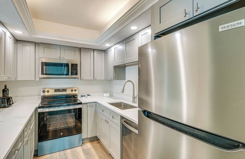 Fort Myers Beach Casa | 3 Mi to Fort Myers Beach: Unit w/ Furnished Patio!