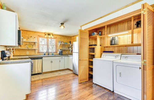 Stokes Cabina | 3 Mi to Hanging Rock State Park: Outdoor Haven!