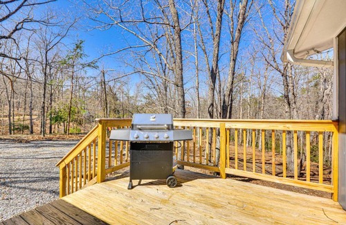 Stokes Casa | 3 Mi to Hanging Rock State Park Outdoor Haven!