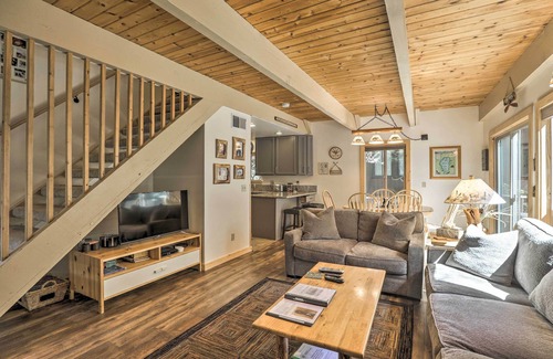 Incline Village Cabina | 3 Mi to Lake Tahoe: Quiet Incline Village Cabin!