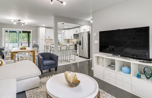 New Paltz Casa | 3 Mi to Main St: Modern New Paltz Home