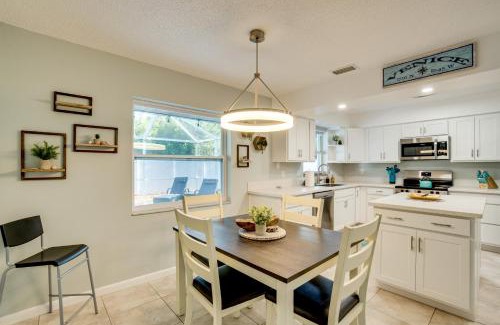 South Venice Casa | 3 Mi to Manasota Key Stylish Single-Story Home!
