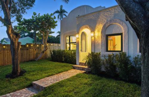 Parker Ridge Casa | 3 Mi to Norton Museum of Art Spanish Revival Gem