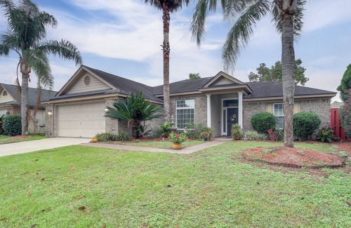Windsor Forest Casa | 3 Mi to Oglethorpe Mall: Home w/ Fenced Yard!