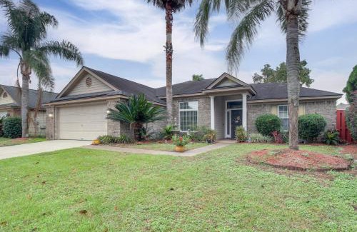 Windsor Forest Casa | 3 Mi to Oglethorpe Mall Home with Fenced Yard!