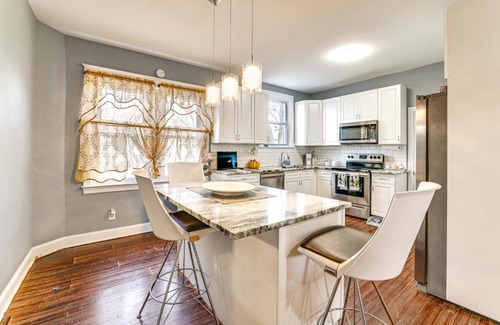Yeadon Casa | 3 Mi to Penn Pet-Friendly Townhome in Yeadon!