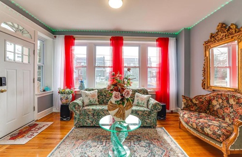 Yeadon Casa | 3 Mi to Penn Pet-Friendly Townhome in Yeadon!