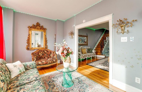 Yeadon Casa | 3 Mi to Penn Pet-Friendly Townhome in Yeadon!