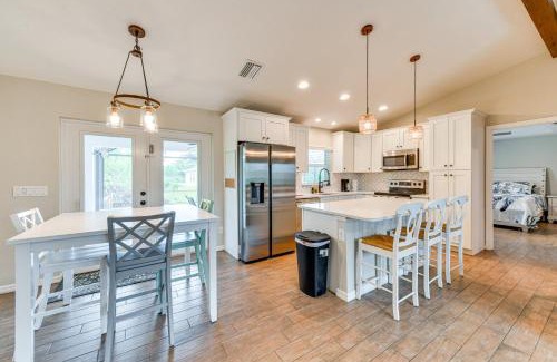 Englewood East Casa | 3 Mi to Public Beach Port Charlotte Getaway!