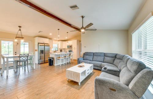Englewood East Casa | 3 Mi to Public Beach Port Charlotte Getaway!