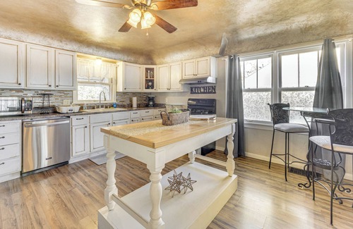 Pueblo Casa | 3 Mi to Pueblo Riverwalk: Quiet Home w/ Patio