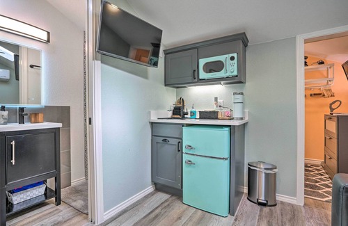 North San Antonio - SAT Cabaña | Bright Texas Cottage Near San Antonio Zoo!
