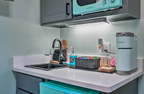 North San Antonio - SAT Cabaña | Bright Texas Cottage Near San Antonio Zoo!