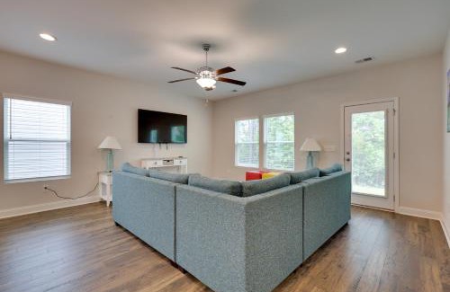 Ocean Isle Beach Casa | 3 Mi to Sand and Surf Ocean Isle Beach Retreat!