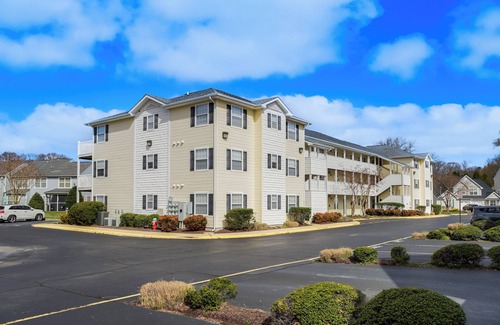 Lewes Apartamento | 3 Mi to Savannah Beach: Lewes Condo w/ Pool Access