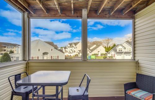 Lewes Apartamento | 3 Mi to Savannah Beach Lewes Condo with Pool Access