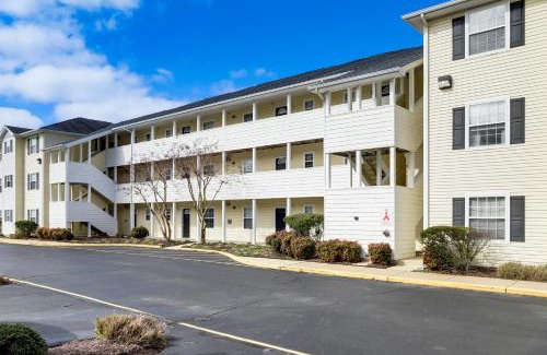 Lewes Apartamento | 3 Mi to Savannah Beach Lewes Condo with Pool Access