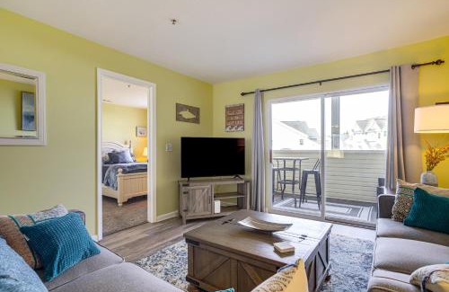 Lewes Apartamento | 3 Mi to Savannah Beach Lewes Condo with Pool Access