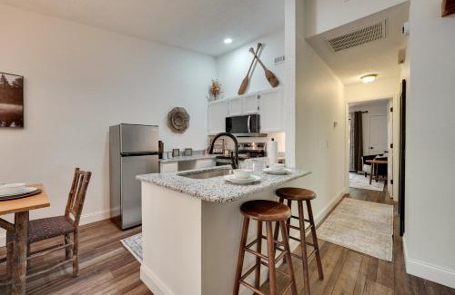 Kimberling City Casa | 3 Mi to Table Rock Lake Cozy Cabin in the Woods!