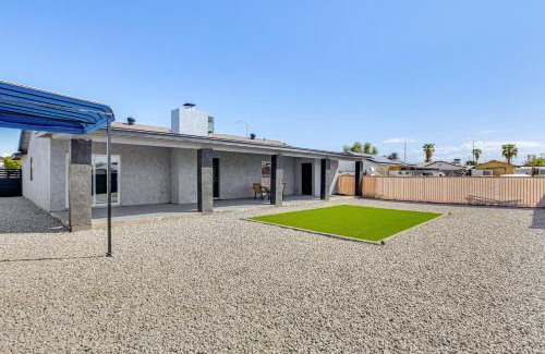 Phoenix Casa | 3 Mi to Desert Diamond Arena Peoria Home with Yard!