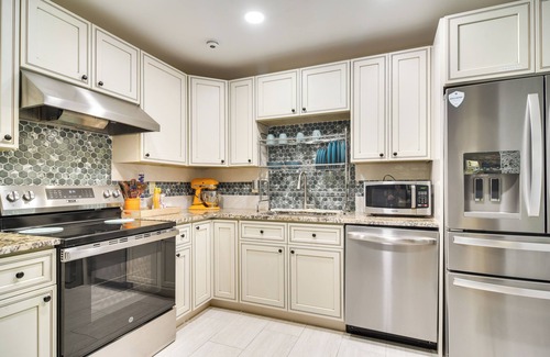 Greater Woodlawn Apartamento | 3 Mi to Vinoy Park: St Petersburg Gem w/ Patio!