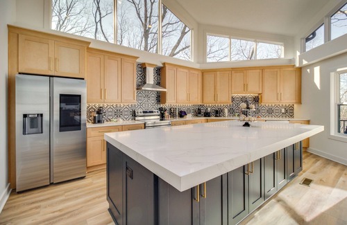 Tate Casa | 3 Mi to Winery: Jasper Mountain Chalet w/ Hot Tub!