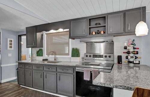 Hampstead Casa | 3 Miles from Surf City Beaches & Pet Friendly