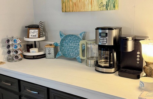 Hampstead Casa | 3 Miles from Surf City Beaches & Pet Friendly