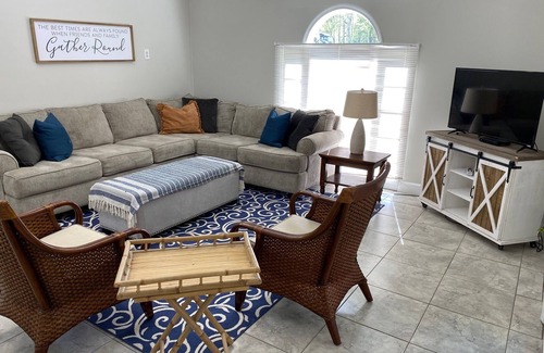 Auburn Cabaña | 3 miles from the Auburn campus and Jordan Hare Stadium!