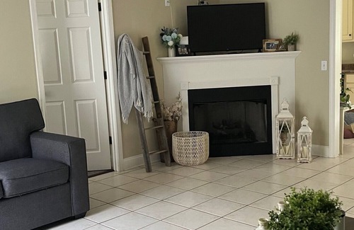 Oxford Casa | 3 miles from Vaught-Hemingway Stadium!