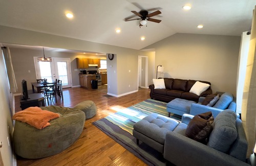 Albany Casa | 3 miles from Wolf Creek Dam! Boat and camper parking available