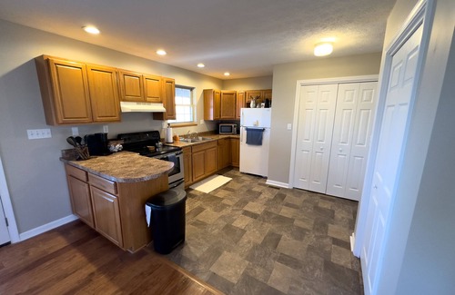 Albany Casa | 3 miles from Wolf Creek Dam! Boat and camper parking available