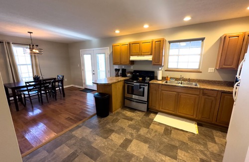 Albany Casa | 3 miles from Wolf Creek Dam! Boat and camper parking available