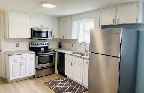 Englewood South Casa | 3 miles to beach, hot tub & fenced yard for pup