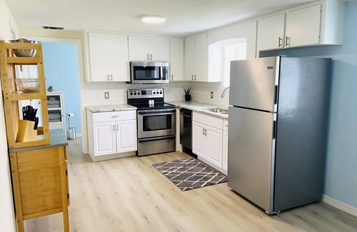 Englewood South Casa | 3 miles to beach, hot tub & fenced yard for pup