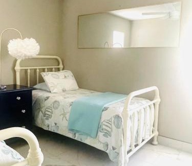 Sarasota Apartamento | 3 miles to Siesta Key #1 Beach in America