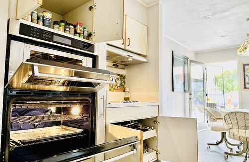 Chinatown Casa | 3 Miles To Strip Homy Retreat in Heart Las Vegas