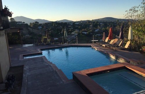 Mount Helix Villa | ¡3 millones de hacienda italiana en Mt Helix con 360 'de vistas impresionantes!