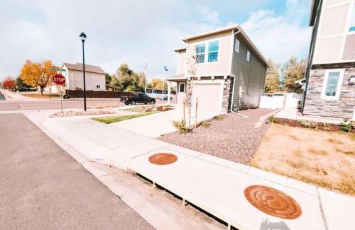 Southeast Colorado Springs Casa | 3 Min to Airport Gates Pet Friendly Townhouse