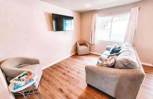 Southeast Colorado Springs Casa | 3 Min to Airport Gates Pet Friendly Townhouse