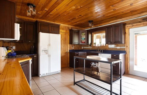 Gnaw Bone Cabina | 3 min to BCSP+Hot Tub+Fire Pit+Swing Set+Games+Pet Friendly!