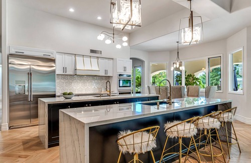 South Scottsdale Villa | ❤️️3 Min to Old Town❤️️Spectular Villa❤️️SwimBar❤️️PickleBall❤️️Golf❤️️Spa❤️️BBQ