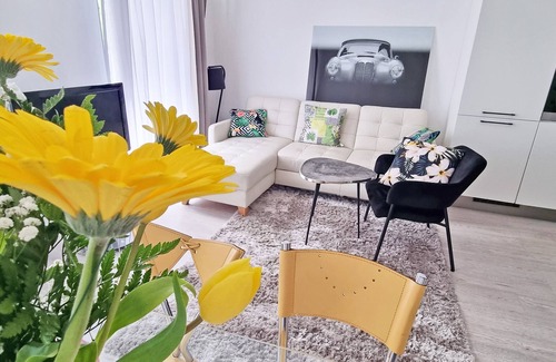 Roiano-Gretta-Barcola-Cologna-Scorcola Apartamento | 3 min. to the bars and restaurants and nearby greeny Viale XX Settembre.