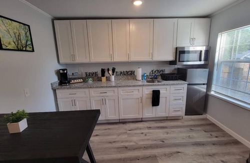 Brazos Casa | 3 mins to All Things Waco: Casita