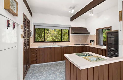 Valla Beach Casa | 3 MINUTE WALK TO BEACH from 'Ocean Whisper Retreat'