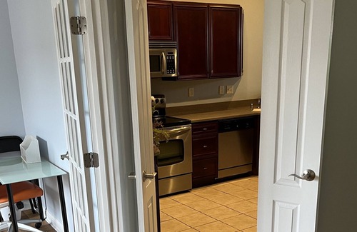 Latonia Condominio | 3 minutes from downtown Cincinnati beautiul 2100 sq foot condo with balcony.