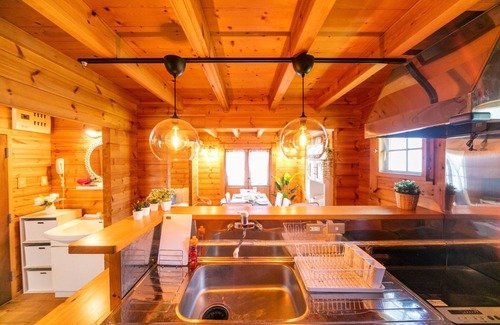 Sumoto Casa | 3 minutes from Keino Matsubara Sumoto City Exclusive log house rental in Goshikicho Free BBQ fa - A whole log house in Torikaiura Goshikicho is a rental type / Sumoto Hyōgo