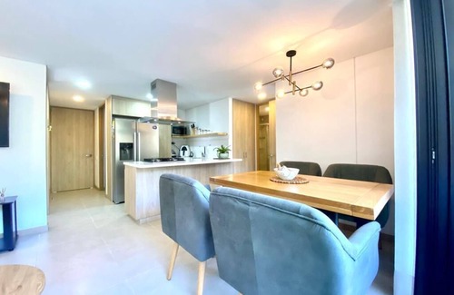 Castropol Apartamento | A 3 minutos del tunel del aeropuerto , ideal para familias!