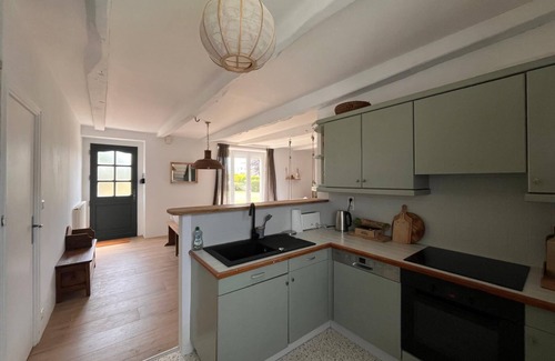 Plurien Casa | 3 minutes from the beach, spacious renovated farmhouse with large enclosed garden.